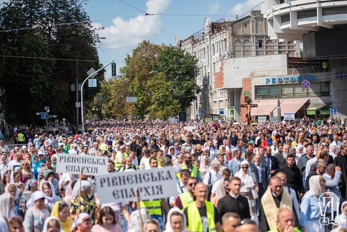 Άλαλα τα χείλη των ασεβών! 300 χιλιάδες πιστοί της κανονικής Ορθόδοξης Εκκλησίας της Ουκρανίας έστειλαν ηχηρό μήνυμα (ΦΩΤΟ & ΒΙΝΤΕΟ)